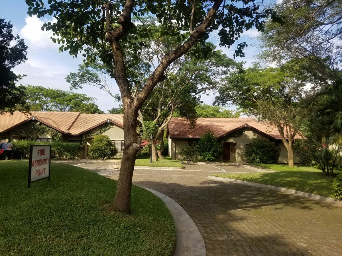 Ufulu Gardens Hotel Lilongwe Extérieur photo